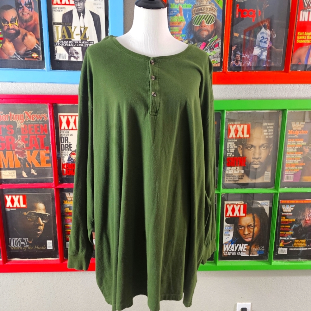 6xl Harbor Bay Henley. Some stains.